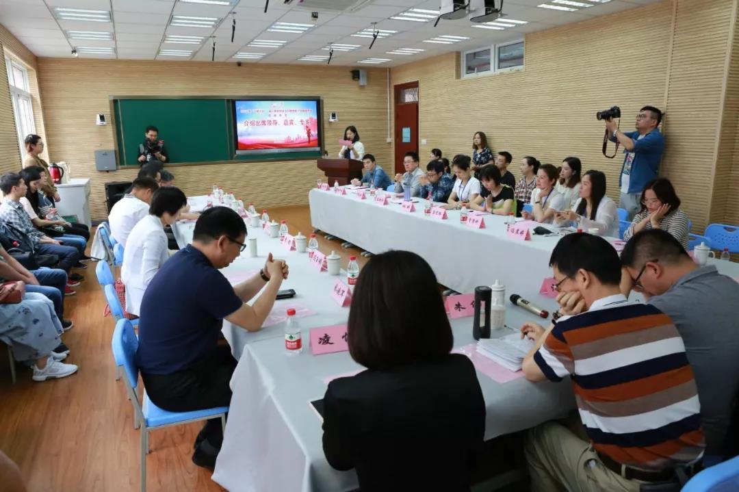 猛烈顶弄H禁欲老师h春潮视频