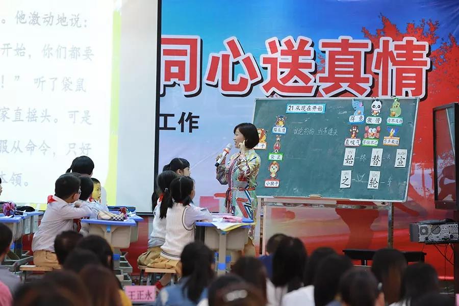 猛烈顶弄H禁欲老师h春潮视频