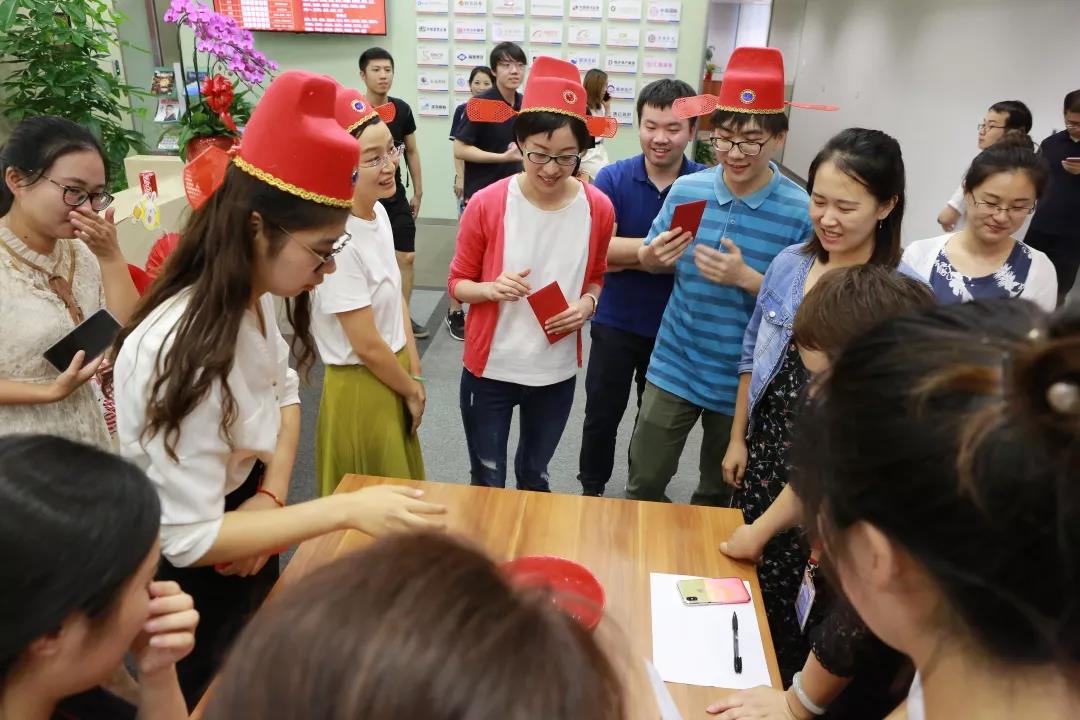 猛烈顶弄H禁欲老师h春潮视频