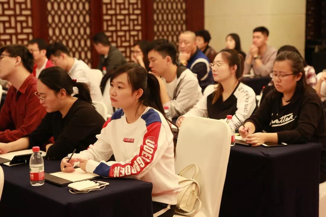 猛烈顶弄H禁欲老师h春潮视频