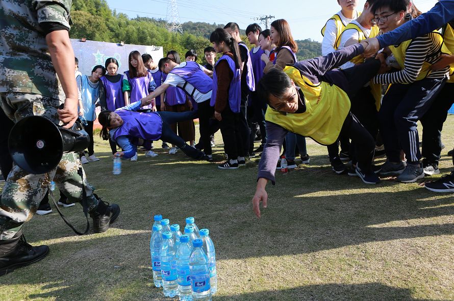 猛烈顶弄H禁欲老师h春潮视频